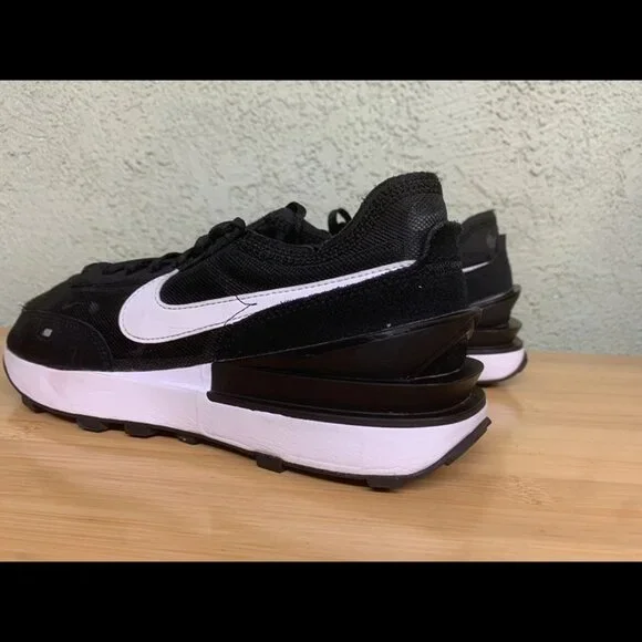 Nike Waffle One Womens Size 9 Running Sneaker‎ Shoes DC2533 001 Black White - Picture 6 of 11